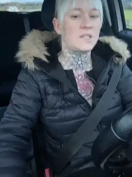 poussichienne online show from February 2026 04:44:01 PM