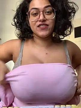 Curvydesifromgermany online show from February 2025 01:39:02 PM