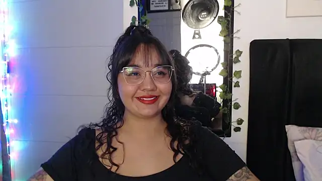 Snapshot of Alezapark chatting on July 2026 02:10:01 PM Alezapark online show from July 2026 02:10:01 PM