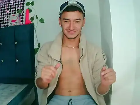 Snapshot of Kevin_Torres chatting on December 2024 05:37:02 PM Kevin Torres online show from December 2024 05:37:02 PM