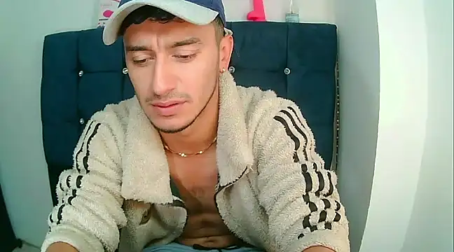 Snapshot of Kevin_Torres chatting on January 2025 04:50:02 PM Kevin Torres online show from January 2025 04:50:02 PM