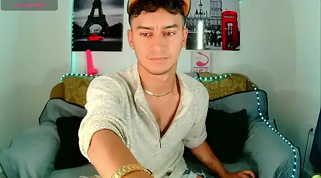 Snapshot of Kevin_Torres chatting on January 2025 07:52:01 PM Kevin Torres online show from January 2025 07:52:01 PM