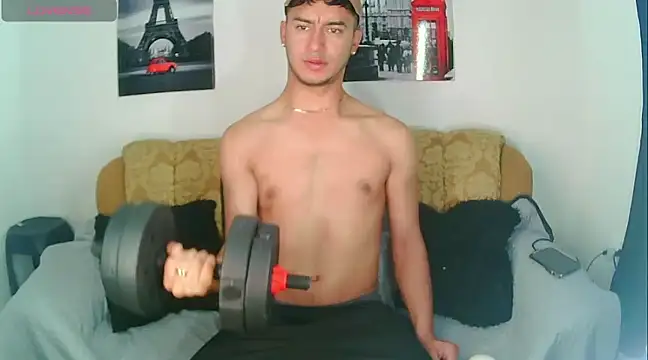 Snapshot of Kevin_Torres chatting on January 2025 02:49:01 PM Kevin Torres online show from January 2025 02:49:01 PM