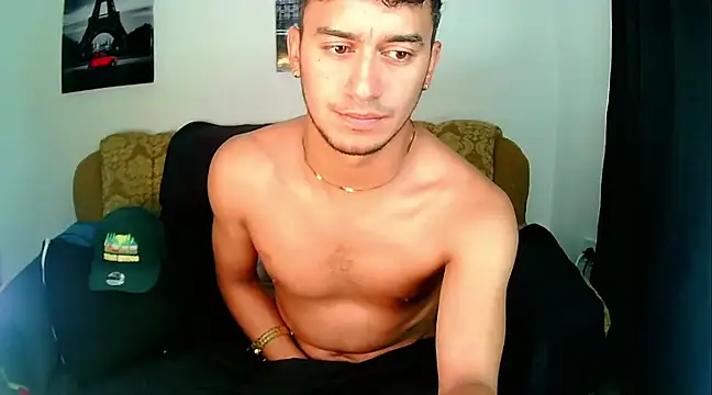 Snapshot of Kevin_Torres chatting on January 2025 05:51:01 AM Kevin Torres online show from January 2025 05:51:01 AM