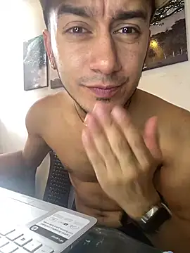 Snapshot of Kevin_Torres chatting on February 2025 08:16:02 PM Kevin Torres online show from February 2025 08:16:02 PM