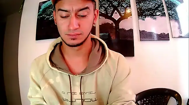 Snapshot of Kevin_Torres chatting on February 2025 03:20:01 PM Kevin Torres online show from February 2025 03:20:01 PM