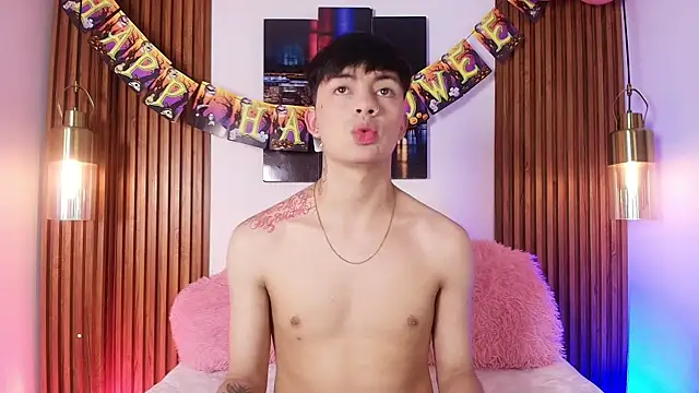 Steev Novoa online show from October 2025 08:09:02 PM