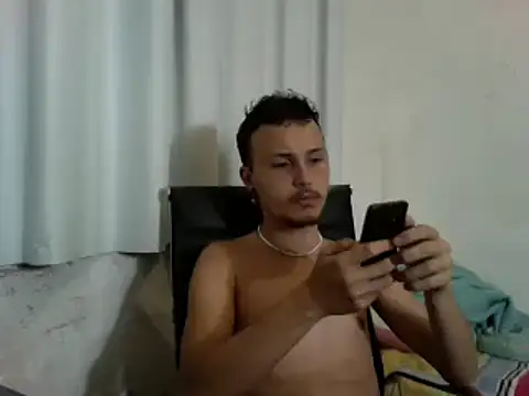 Snapshot of solzinhoalone chatting on December 2024 03:29:01 AM solzinhoalone online show from December 2024 03:29:01 AM