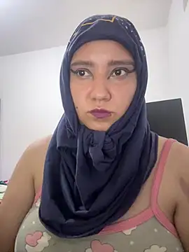 Snapshot of hannahayat chatting on April 2026 02:27:02 AM hannahayat online show from April 2026 02:27:02 AM