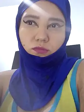 Snapshot of hannahayat chatting on May 2026 11:18:01 AM hannahayat online show from May 2026 11:18:01 AM