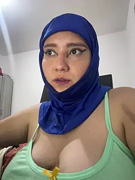 Snapshot of hannahayat chatting on June 2026 12:22:02 AM hannahayat online show from June 2026 12:22:02 AM