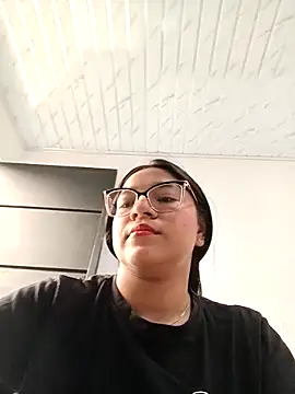 -VICKKY online show from October 2025 01:14:01 PM