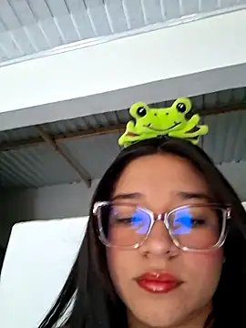 -VICKKY online show from March 2026 01:49:02 PM