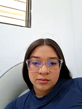 Snapshot of -VICKKY chatting on May 2026 01:29:02 PM -VICKKY online show from May 2026 01:29:02 PM