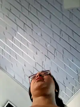 Snapshot of -VICKKY chatting on May 2026 02:27:02 PM -VICKKY online show from May 2026 02:27:02 PM