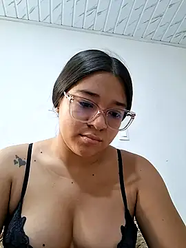 Snapshot of -VICKKY chatting on June 2026 02:44:02 PM -VICKKY online show from June 2026 02:44:02 PM