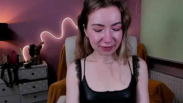 Mia Tasty online show from September 2025 06:37:01 AM