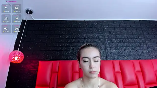 Snapshot of Antonella-Ray chatting on January 2025 01:49:01 PM Antonella-Ray online show from January 2025 01:49:01 PM