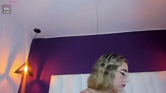 Snapshot of Antonella-Ray chatting on February 2025 04:54:02 PM Antonella-Ray online show from February 2025 04:54:02 PM