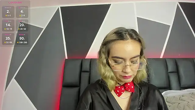 Snapshot of Antonella-Ray chatting on February 2025 01:55:02 PM Antonella-Ray online show from February 2025 01:55:02 PM