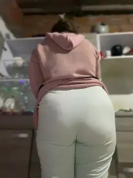 Snapshot of Emiily_lee chatting on January 2025 08:44:02 AM Emiily lee online show from January 2025 08:44:02 AM