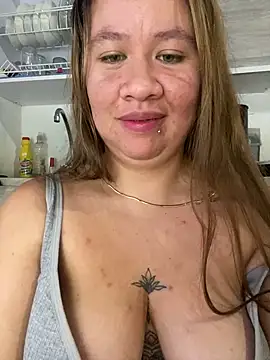 Snapshot of Emiily_lee chatting on February 2025 03:05:02 PM Emiily lee online show from February 2025 03:05:02 PM