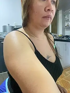 Snapshot of Emiily_lee chatting on March 2025 12:56:02 PM Emiily lee online show from March 2025 12:56:02 PM