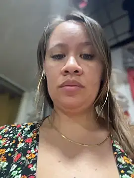 Snapshot of Emiily_lee chatting on November 2025 02:20:01 AM Emiily lee online show from November 2025 02:20:01 AM