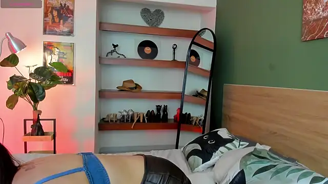 Snapshot of iriiina_veneno chatting on June 2026 05:04:02 PM iriiina veneno online show from June 2026 05:04:02 PM