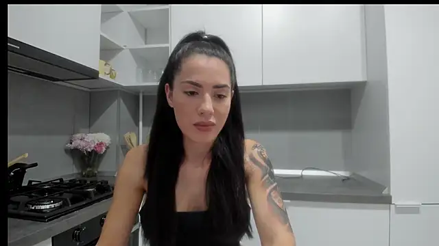 Emmapmg online show from November 2025 10:54:01 PM