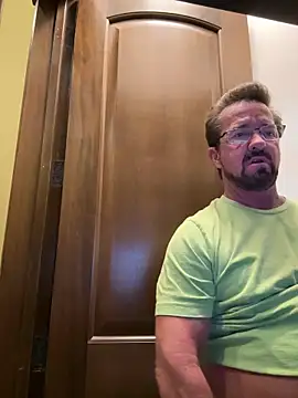 Snapshot of sluttydylan chatting on October 2025 02:18:01 AM sluttydylan online show from October 2025 02:18:01 AM
