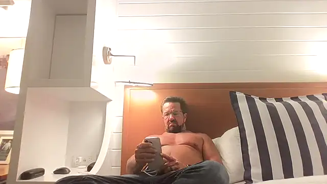 Snapshot of sluttydylan chatting on October 2025 12:03:01 PM sluttydylan online show from October 2025 12:03:01 PM