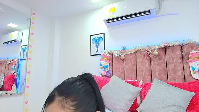 KathyShine online show from December 2024 11:43:01 AM