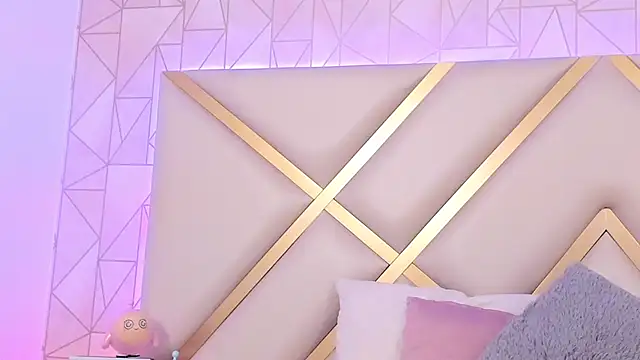 Violettbloss online show from February 2025 04:29:01 AM