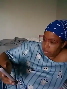 Snapshot of madamsensuale chatting on December 2024 08:02:01 PM madamsensuale online show from December 2024 08:02:01 PM