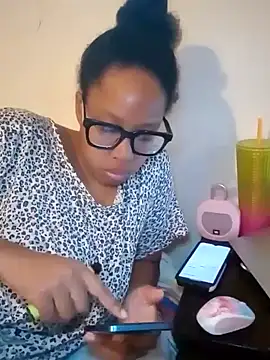 Snapshot of madamsensuale chatting on January 2025 08:48:01 PM madamsensuale online show from January 2025 08:48:01 PM