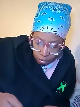 Snapshot of madamsensuale chatting on February 2025 09:43:01 PM madamsensuale online show from February 2025 09:43:01 PM