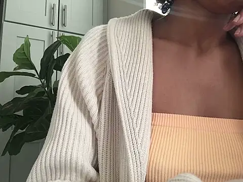 loveofbea online show from December 2024 10:57:02 PM