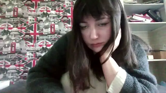 Lynylou online show from October 2025 09:02:01 AM