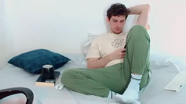 Elio555 online show from December 2024 05:33:02 PM