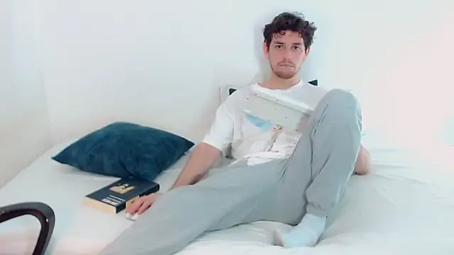 Elio555 online show from December 2024 06:52:02 PM