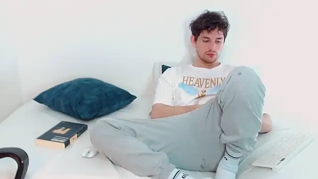 Elio555 online show from December 2024 10:07:02 PM