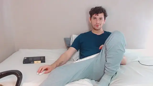 Elio555 online show from January 2025 11:44:02 PM