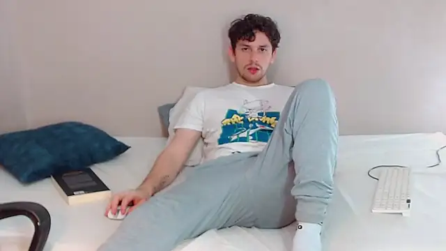 Elio555 online show from January 2025 12:48:02 AM