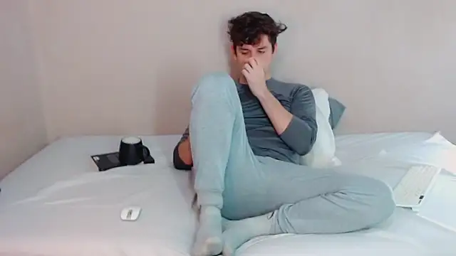 Elio555 online show from January 2025 12:07:02 PM