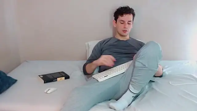 Elio555 online show from March 2025 08:40:01 PM