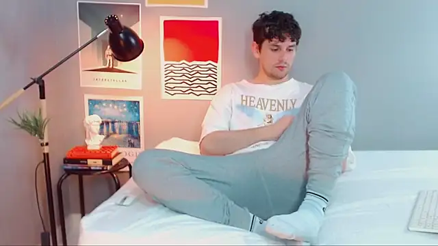 Elio555 online show from September 2025 09:38:01 PM