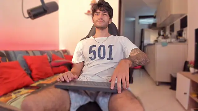 justin stark7 online show from November 2025 08:08:02 PM