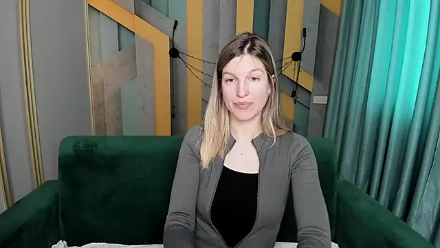 EmilyWalkeri online show from April 2026 07:06:02 AM