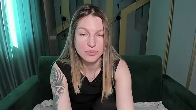 EmilyWalkeri online show from April 2026 07:09:01 AM